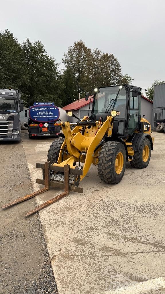 CAT 908 Radlader