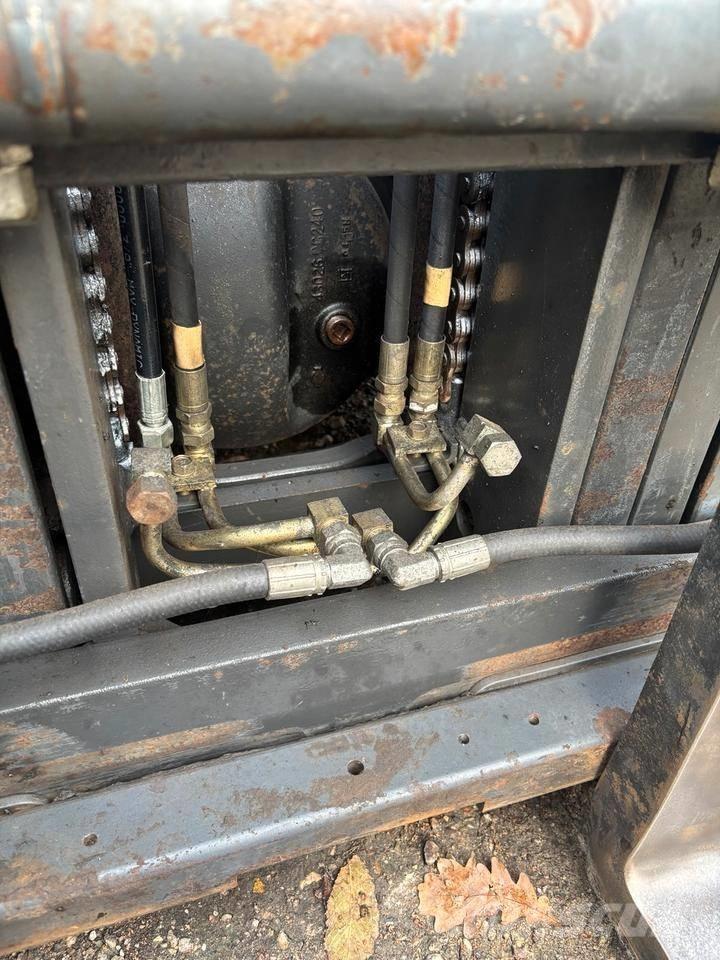 Nissan UGD02 A 30 PQ Gasstapler