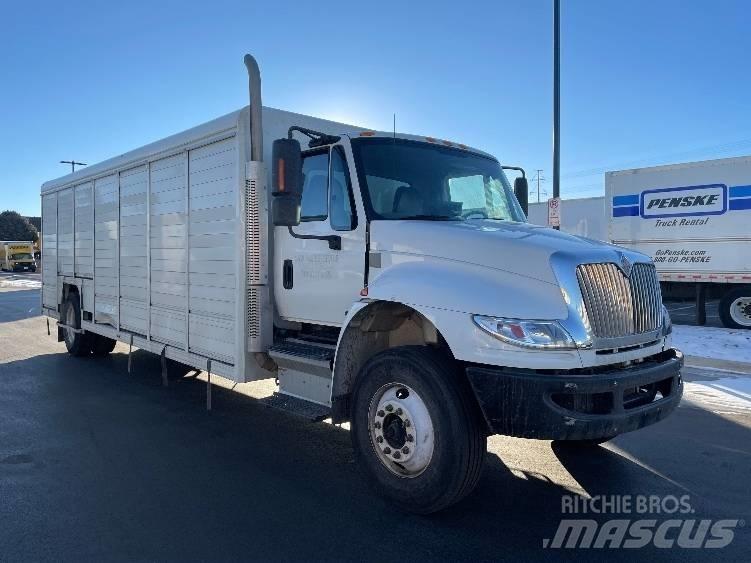 International 4300 Getränkewagen