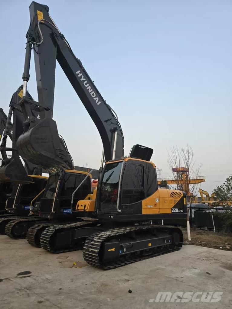 Hyundai 220-9 Midibagger  7t - 12t