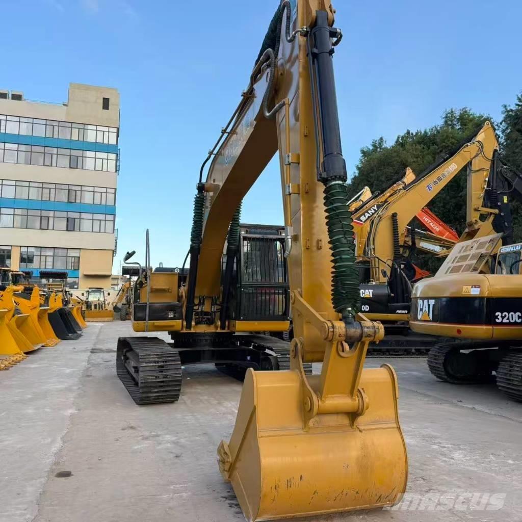 CAT 320D2 Midibagger  7t - 12t
