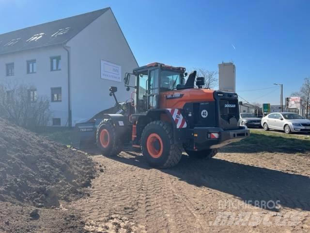 Doosan DL 200 Radlader