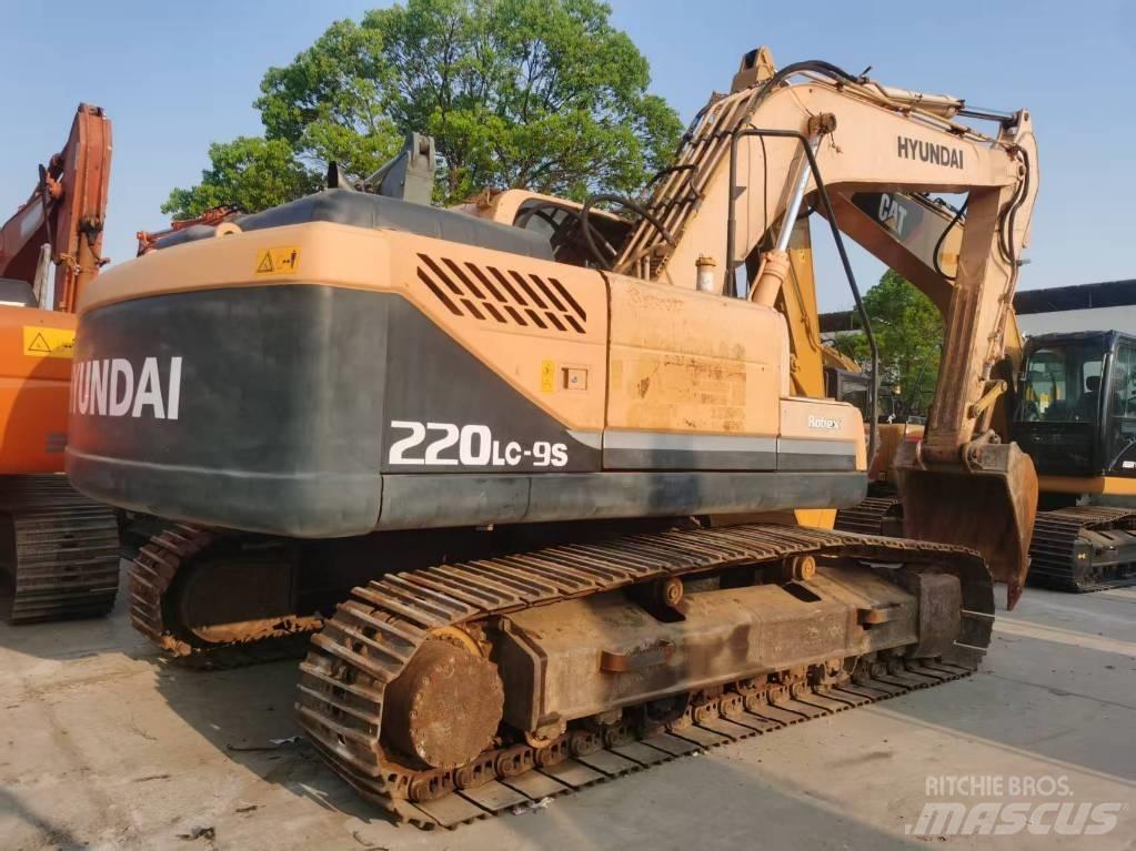 Hyundai 220lc-9s Midibagger  7t - 12t