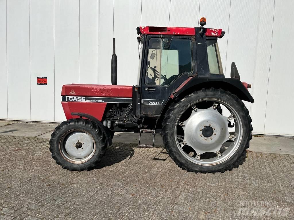 Case IH 745XL Traktoren