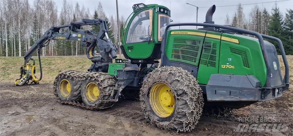 John Deere 1270G Harvester