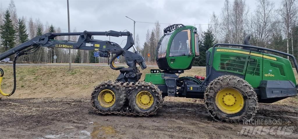 John Deere 1270G Harvester