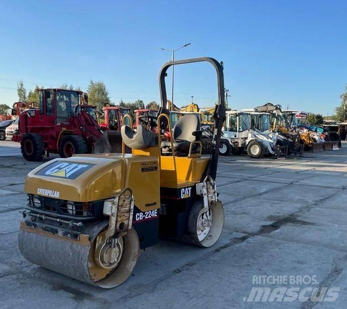 CAT CB 224 E Tandemwalzen