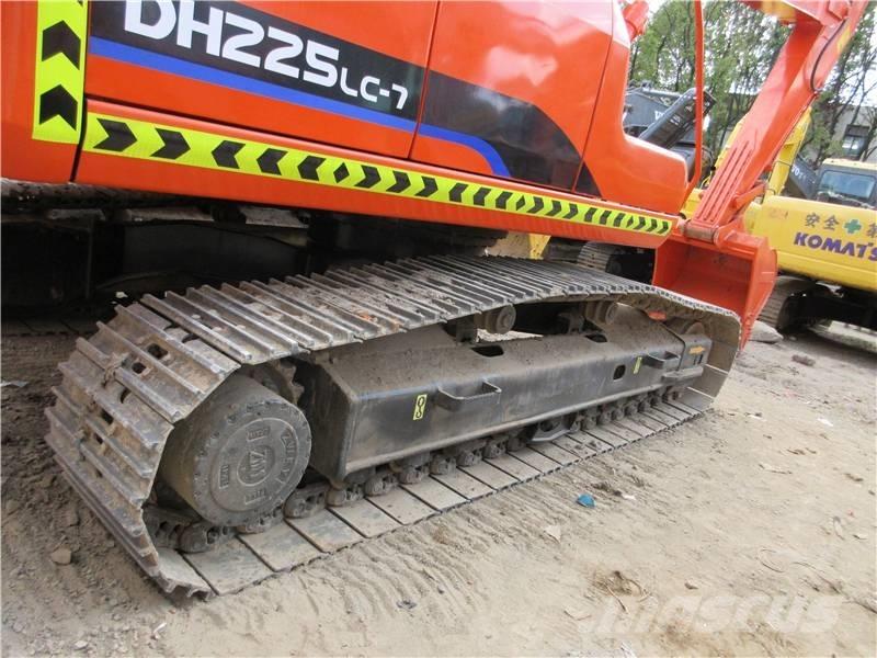 Doosan 225 LC Raupenbagger