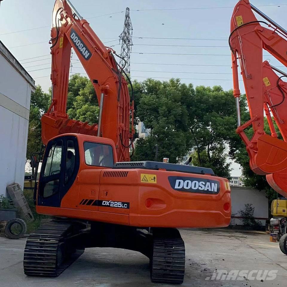 Doosan DX225 Raupenbagger