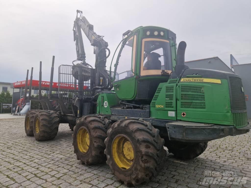 John Deere 1210 E Forwarder