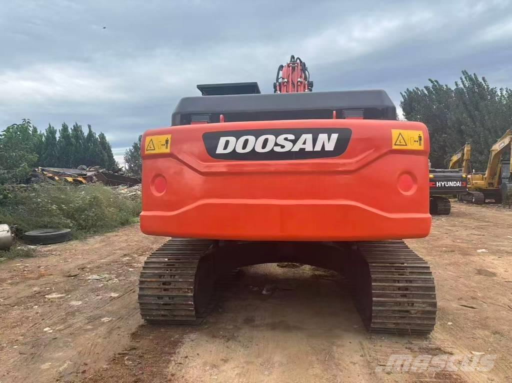 Doosan DX 225 Raupenbagger