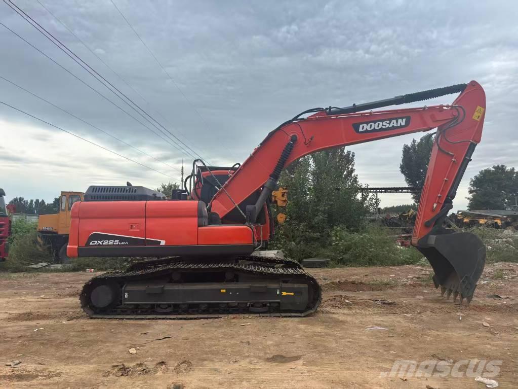 Doosan DX 225 Raupenbagger