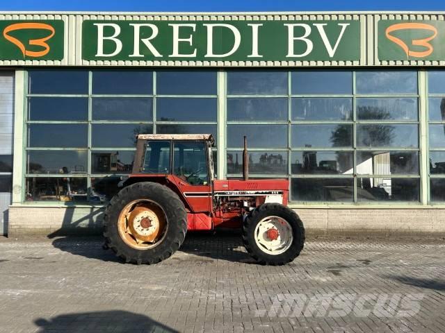 International 955 A Traktoren