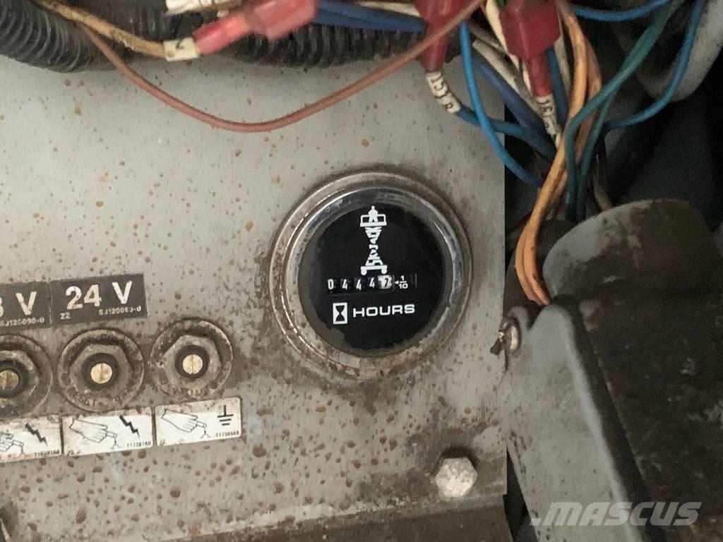 SkyJack SJ 8841 Scheren-Arbeitsbühnen