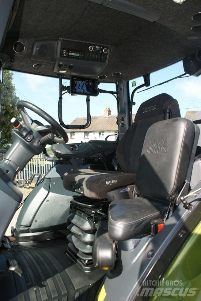 Valtra T 235 D Traktoren