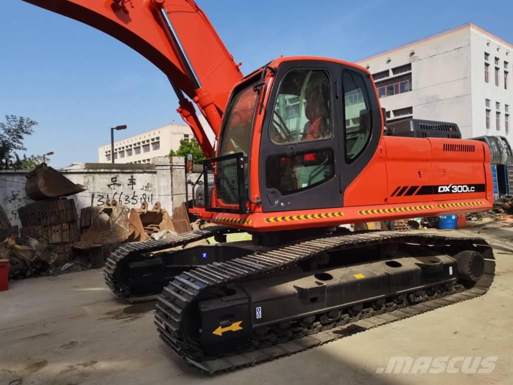 Doosan DX 300 Raupenbagger