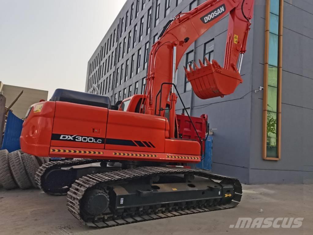 Doosan DX 300 Raupenbagger