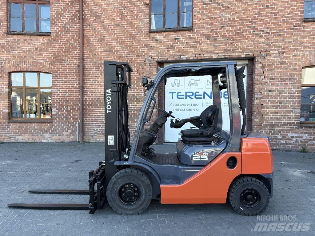 Toyota 02-8 FDF 25 Dieselstapler