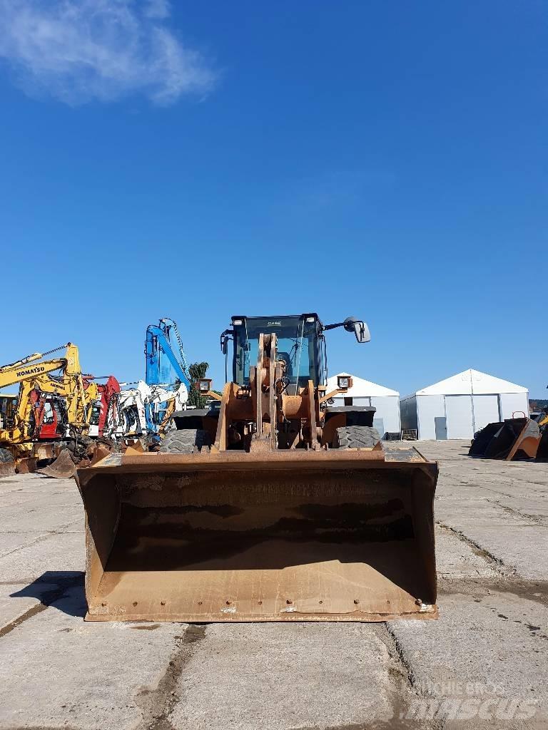 CASE 821 E Radlader