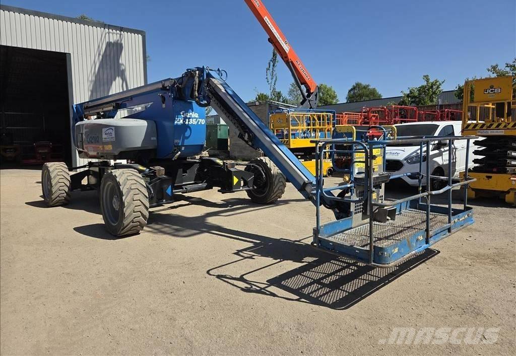 Genie ZX 135/70 Gelenkteleskoparbeitsbühnen