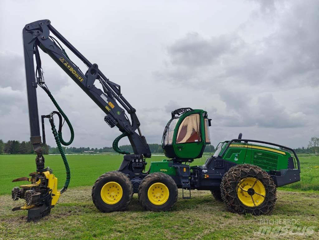 John Deere 1170 G Harvester