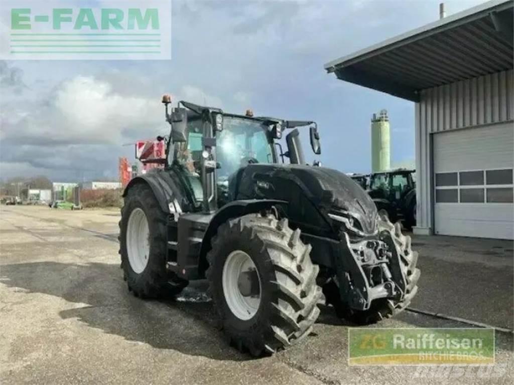 Valtra q245 Traktoren