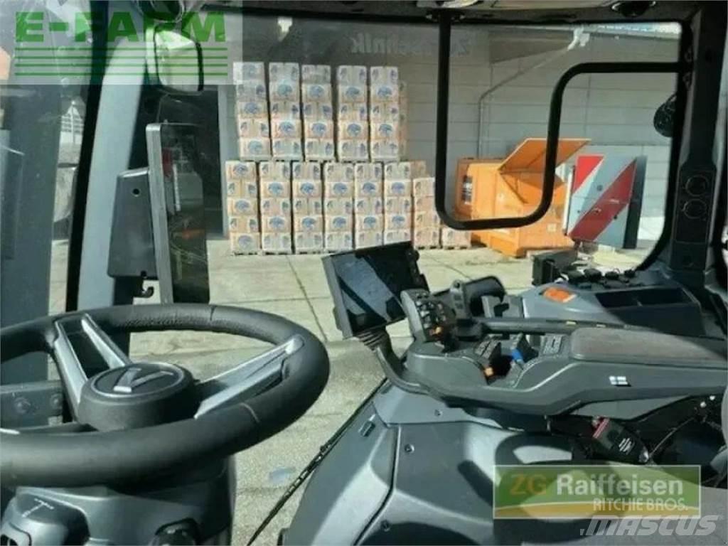 Valtra q245 Traktoren