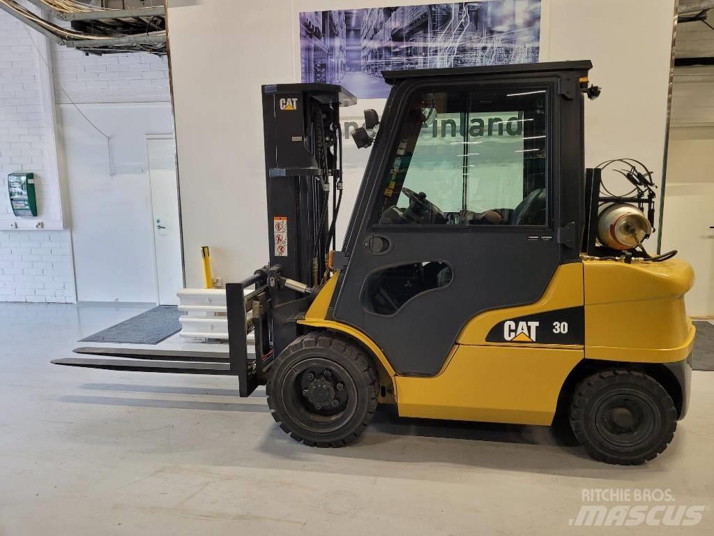 CAT GP 30 N Gasstapler