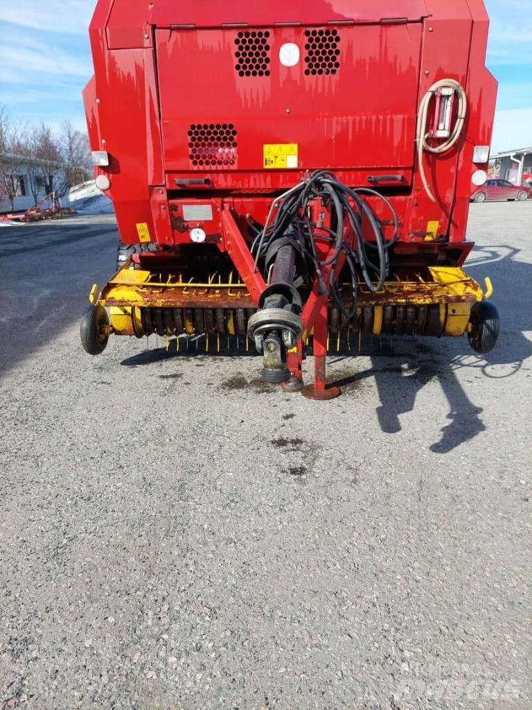 New Holland 548 Rundballenpressen
