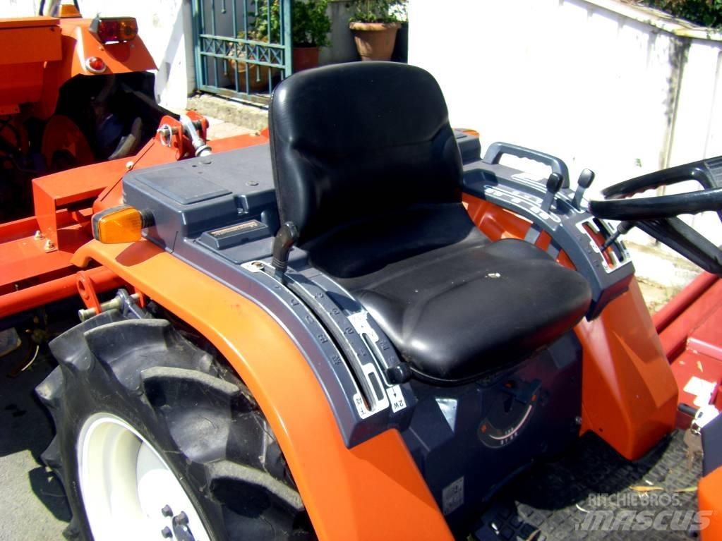Kubota ASTE A-17 4wd Traktoren