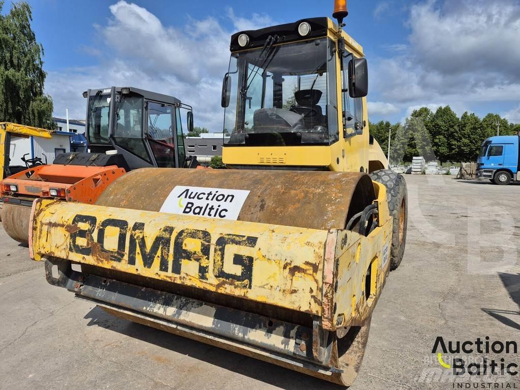 Bomag BW 211 D-4 Walzenzüge