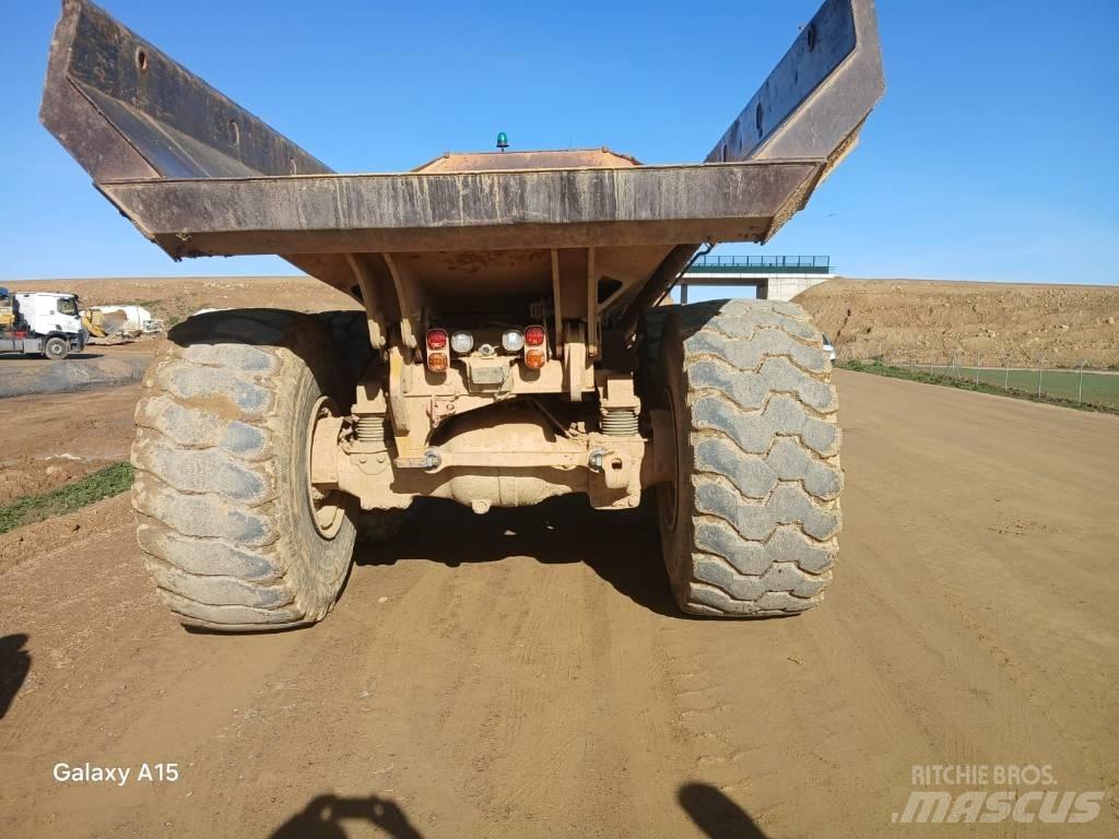 CAT 745 Dumper - Knickgelenk