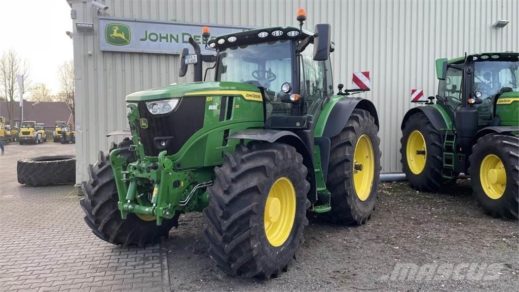 John Deere 6R215 Traktoren