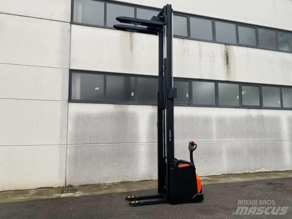 Toyota SWE160 Deichselstapler