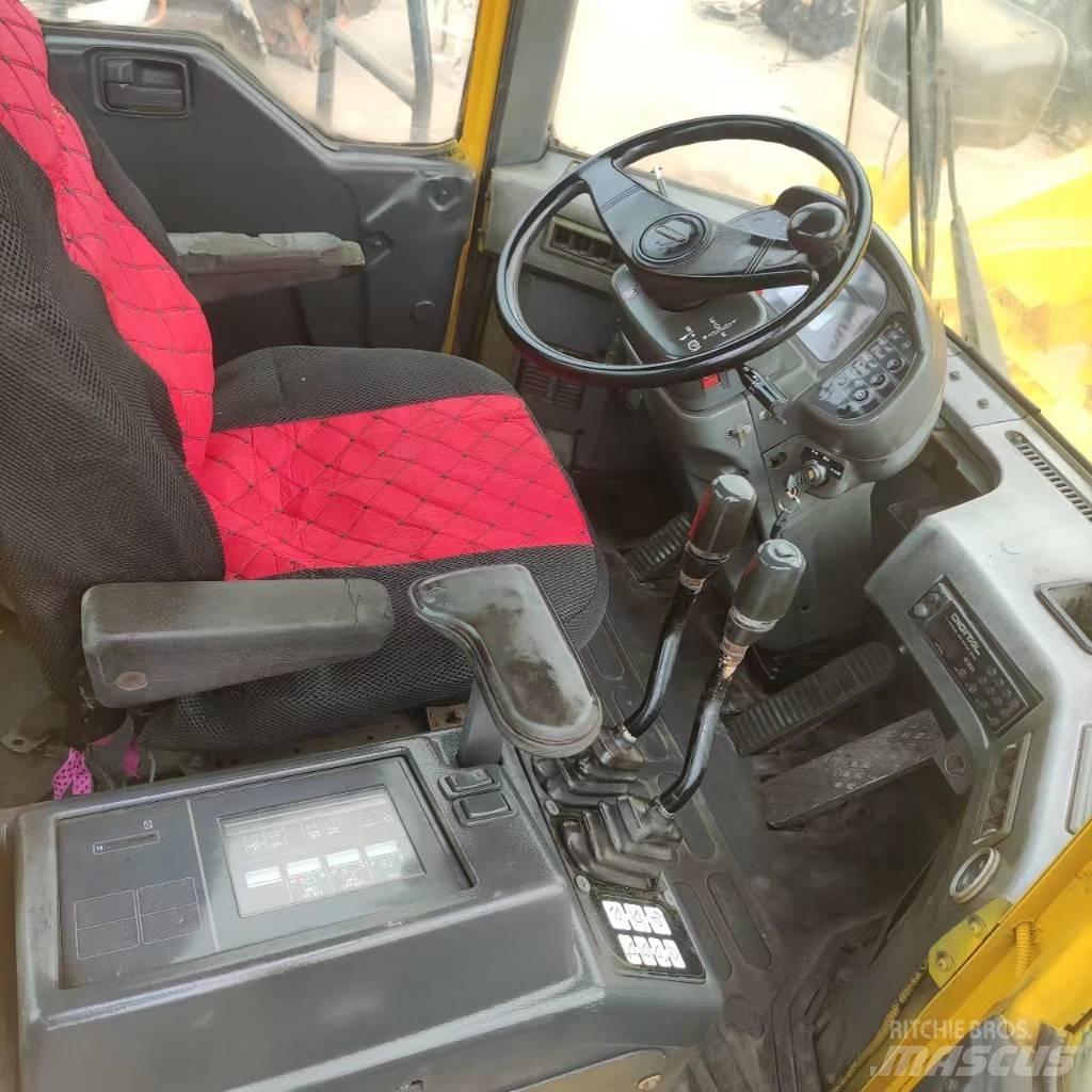 Komatsu WA 600 Radlader