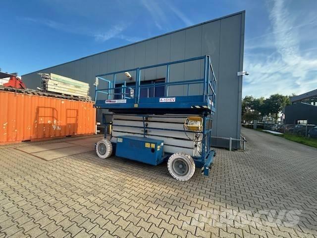 Holland Lift A151EV Scheren-Arbeitsbühnen