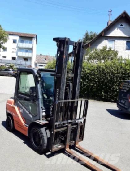 Toyota 02-8 FDF 30 Dieselstapler
