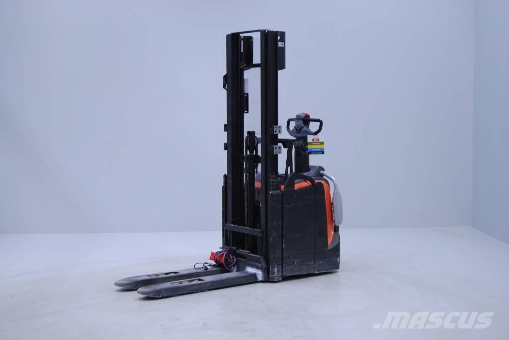 Toyota SPE120L Deichselstapler