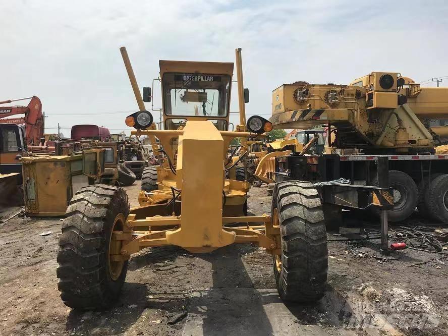 CAT 140 Grader
