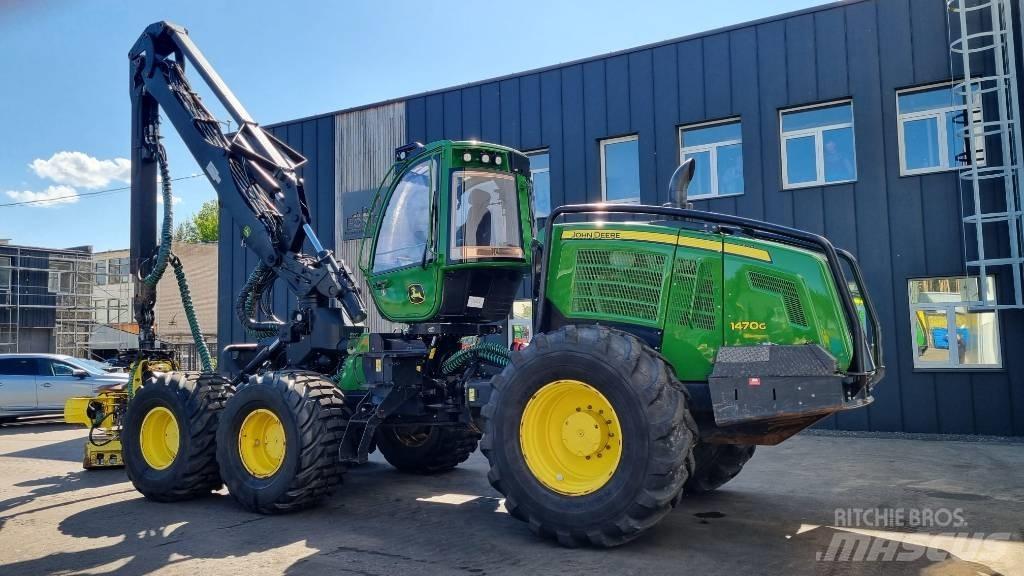John Deere 1470 G Harvester