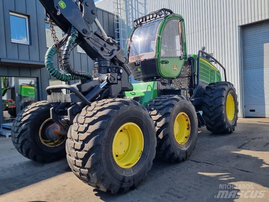 John Deere 1470 G Harvester