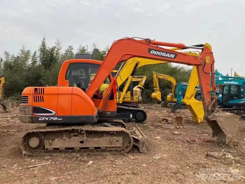 Doosan DX 75 Raupenbagger