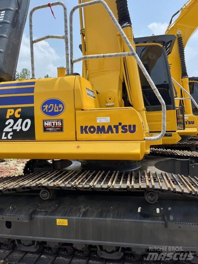 Komatsu PC 240-8 Raupenbagger