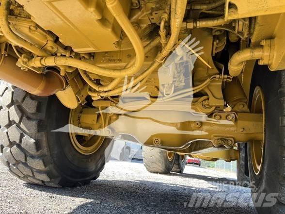 CAT 725 Wassertanker