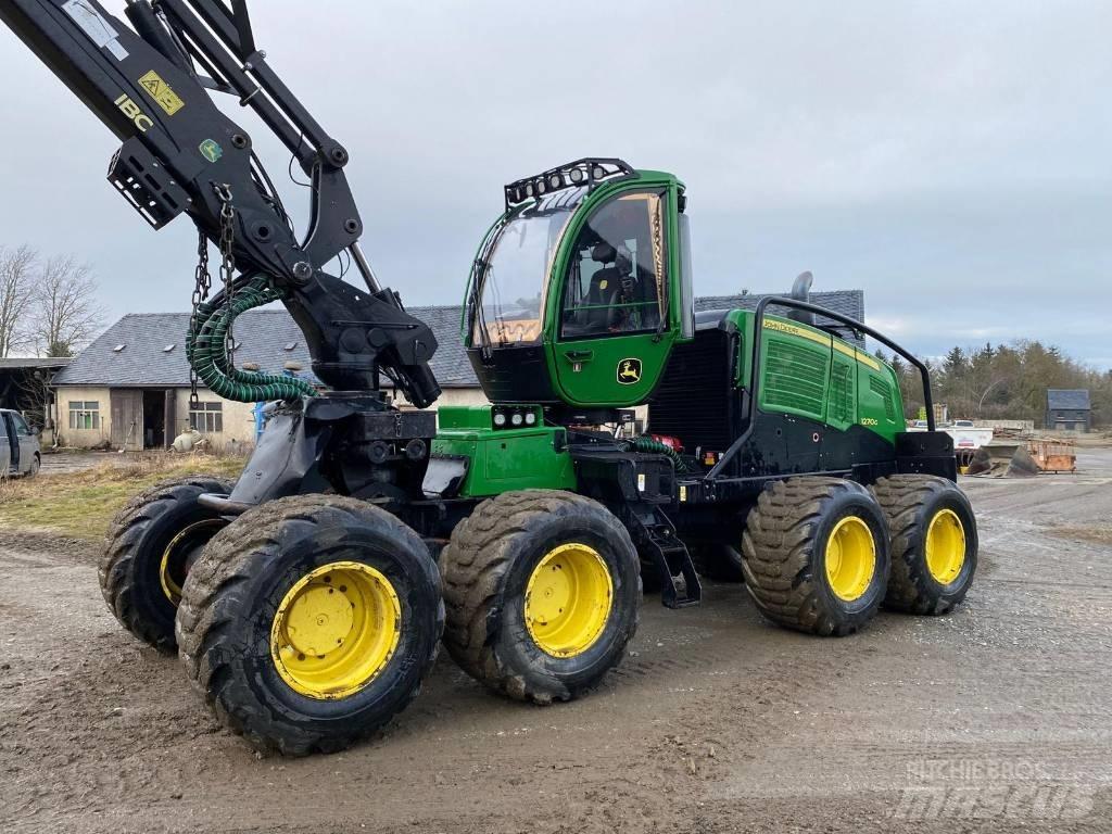 John Deere 1270 G Harvester