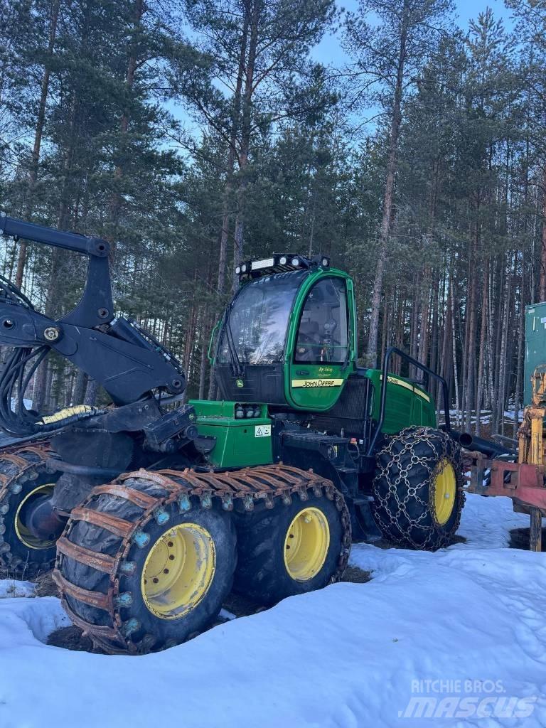 John Deere 1170 E Harvester