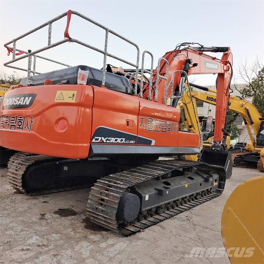 Doosan DX300LC-9C Raupenbagger