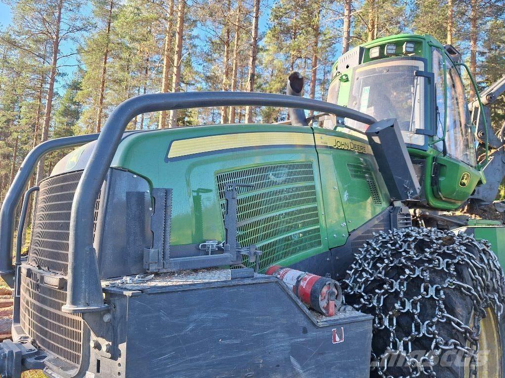 John Deere 1170G Harvester