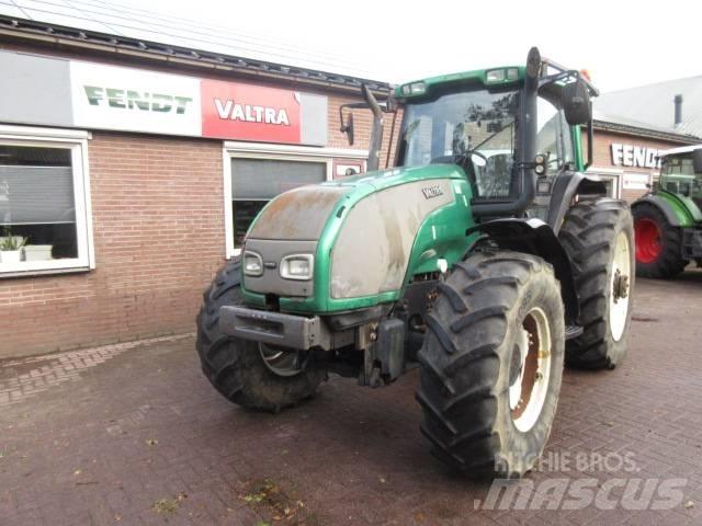 Valtra T190 Traktoren