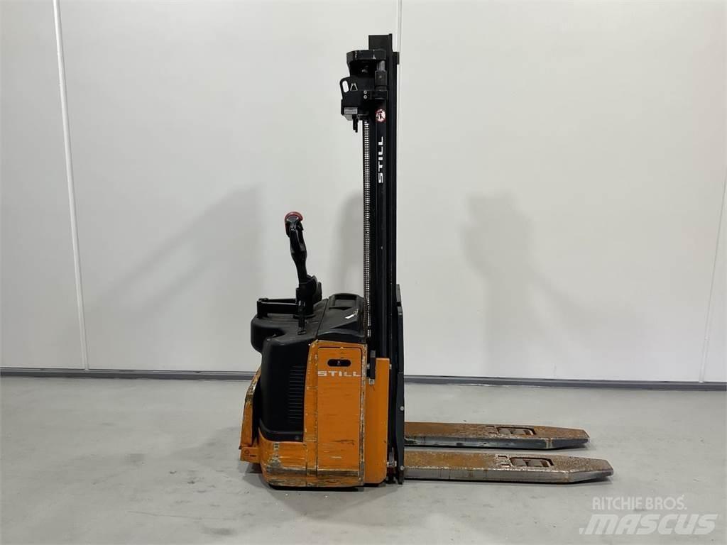 Still EFGV S14 Selbstfahrstapler